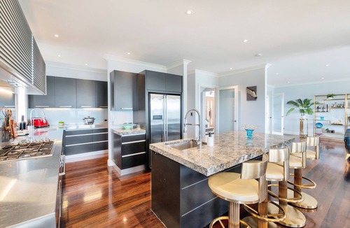 Orakei Apartment | Magnificent Harbour View Villa in Orakei