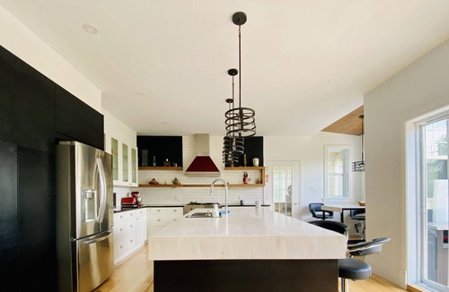 Saint-Sauveur House | Magnificent house on three floors access to the lake