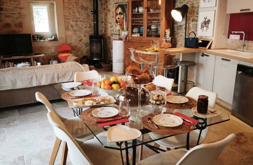 Boulbon House | Magnificent house in Provence at the foot of the Château de Boulbon