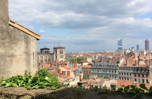 Old Lyon Apartment | Magnificent house with 180° view and garden in the heart of Vieux Lyon/9 pers