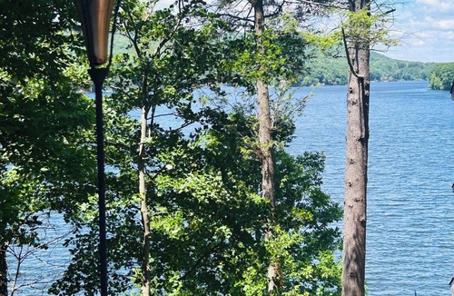 Holmes Cottage | Magnificent Lake View