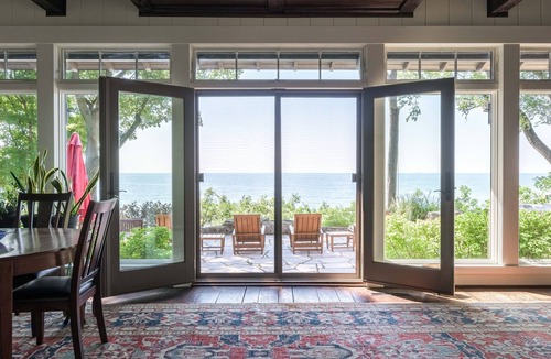 Point Abino House | Magnificent lakefront home with private sand beach