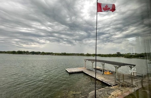 Rama Cottage | Magnificent Lakefront Modern Cottage
