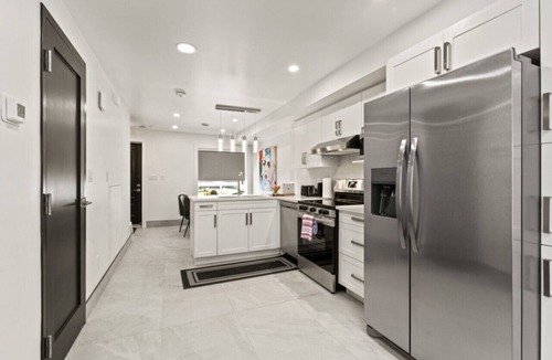 Ruthven House | Magnificent Lakeview