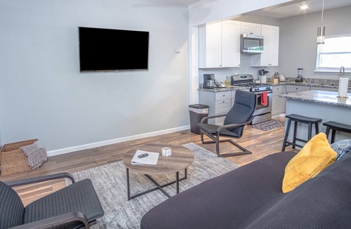 Beacon Hill House | Magnificent Large Home Near Downtown Sleeps 20!