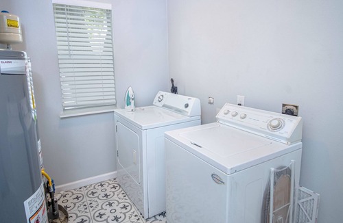 Beacon Hill House | Magnificent Large Home Near Downtown Sleeps 20!
