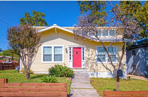 Beacon Hill House | Magnificent Large Home Near Downtown Sleeps 20!