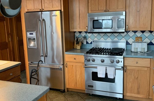 Lake George Ski Chalet | Magnificent Log Home Getaway