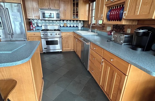 Lake George Ski Chalet | Magnificent Log Home Getaway