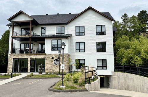 Mont-Tremblant Apartment | Magnificent luxury condo located in Mont-Tremblant. In the heart of the village