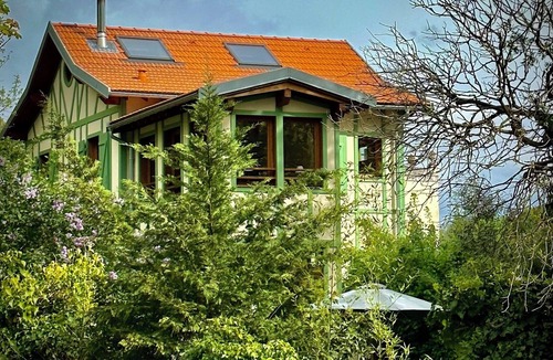 Maisons-Laffitte House | Magnificent Maison bois château park