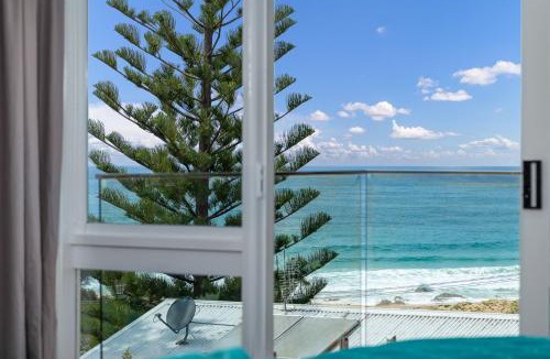 Malua Bay House | Magnificent Malua Views, Stroll to the beach