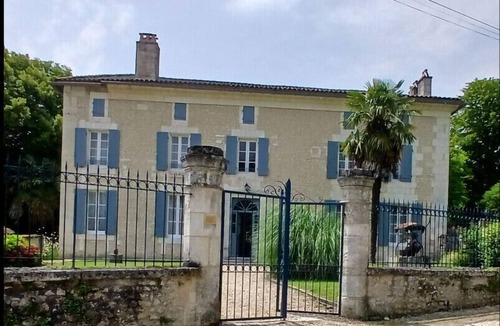 Montboyer House | Magnificent Manor House