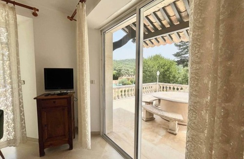 Cornillon House | Magnificent mansion, swimming pool and park
