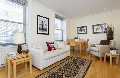 City of Westminster Apartment | Magnificent Marble Arch, by Veeve