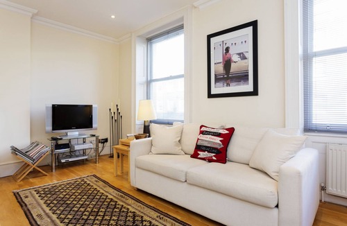 City of Westminster Apartment | Magnificent Marble Arch, by Veeve