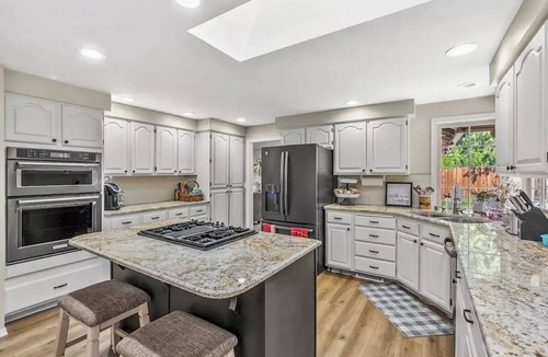 Boulevard Bluffs House | Magnificent Modern Farmhouse!n