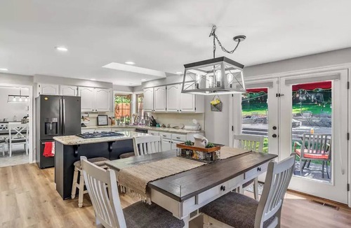 Boulevard Bluffs House | Magnificent Modern Farmhouse!n