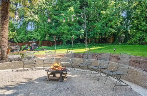 Boulevard Bluffs House | Magnificent Modern Farmhouse!n