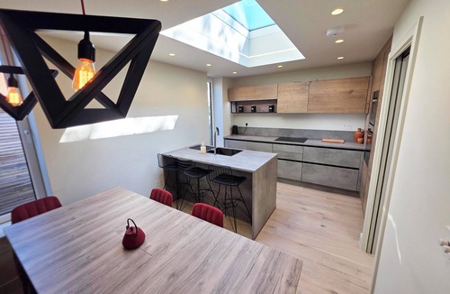 South Woodford House | Magnificent Modern House