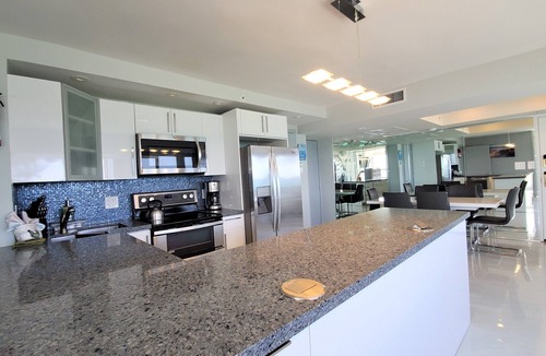 Mid Beach Apartment | Magnificent Modern Direct Oceanfront 3 Bedroom - 1401