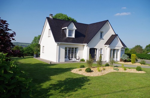 Brunembert House | Magnificent modern villa with Jacuzzi