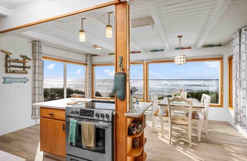 Rockaway Beach House | Magnificent Oceanfront Retreat, Pet Friendly, Single Level, Deck and Fire-Pit w/Views, EV Charging