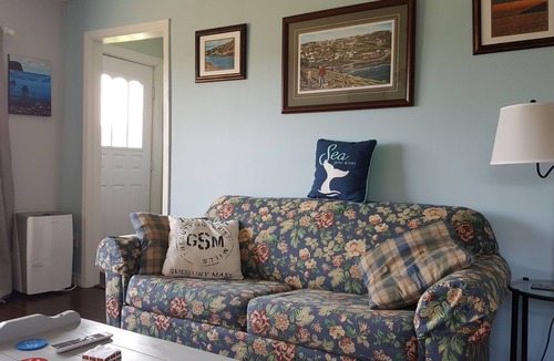 Flatrock House | Magnificent Oceanfront Cottage in Flatrock- 12 minutes from St. John's (YYT)