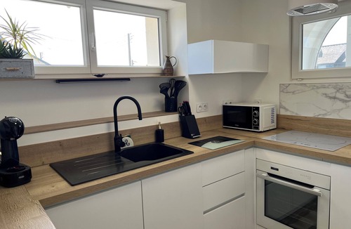 Landunvez House | Magnificent Penn-Ar-Bed villa with jacuzzi, seafront