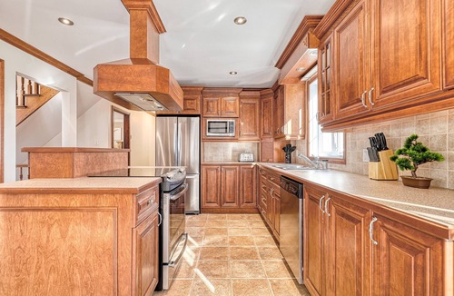 Trois-Rivieres House | Magnificent Ranch-style estate with Spa, game room. 10min from Trois-Rivieres