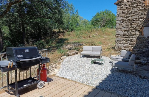 Vinezac House | Magnificent renovated farmhouse sleeps 9/11
