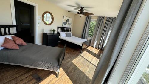 Saint-Calixte Villa | Magnificent Riverside Bright Chalet with Spa