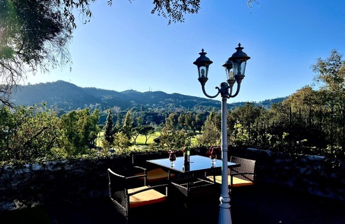 North Arroyo House | Magnificent Rose Bowl Mansion 5 Minutes Walk!