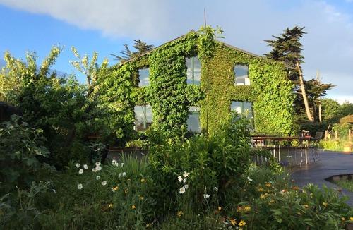 Saint-Coulomb House | Magnificent sea view, 200 m from the beach