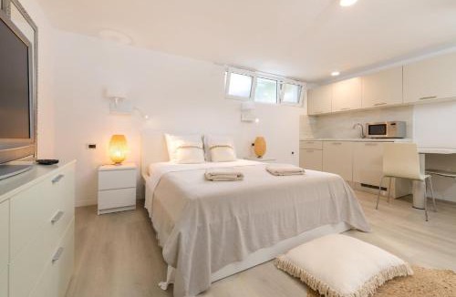 Hvar Villa | Magnificent Seafront Villa 10 Bedrooms Pakleni View