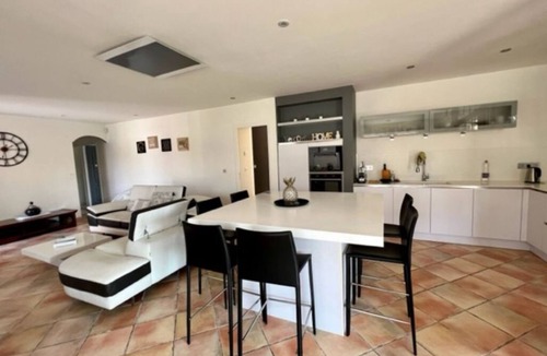 Manduel Villa | Magnificent Southern Villa