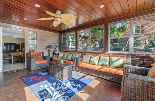 Fair Oaks House | Magnificent stay at Fair Oaks Village
