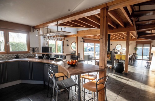 Crach House | Magnificent swimming pool villa sleeps 8