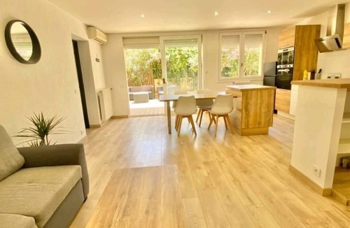 La Gare Apartment | Magnificent T2 with garden - sleeps 4