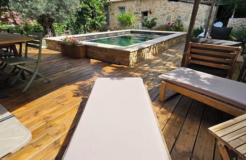Gignac House | Magnificent town house with swimming pool.