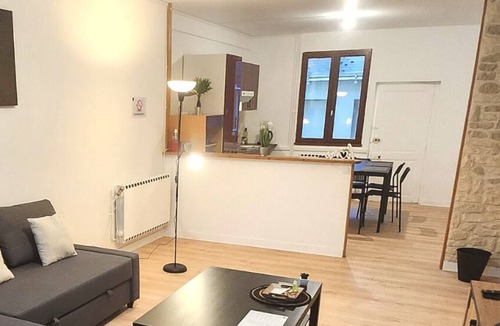 Old Town Apartment | Magnificent Triplex, 5 mn from the Cathedral of Tours, refurbished