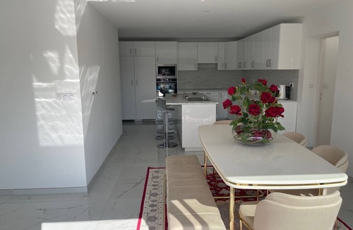 Bagnols-sur-Ceze Villa | Magnificent Villa with Swimming Pool