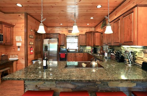 Robbinsville House | Magnificent views, lakefront, 6 br,cozy, spacious, year-round amenities-all ages