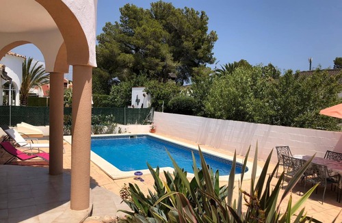Les Tres Cales Ski Chalet | Magnificent villa, private pool, garden, wifi AACC Ideal for families with pets