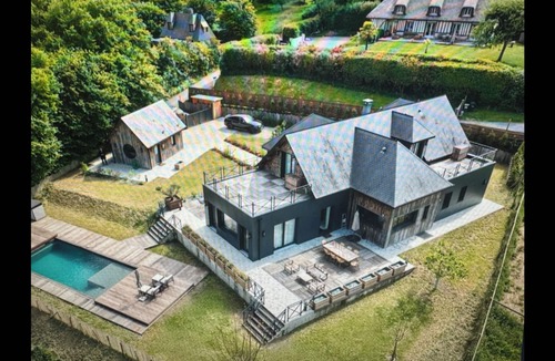 Vieux-Bourg Villa | Magnificent Villa with swimming pool for 10 people in the Pays d'Auge
