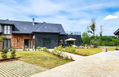 Vieux-Bourg Villa | Magnificent Villa with swimming pool for 10 people in the Pays d'Auge