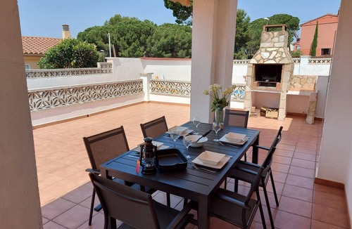 L'Escala Villa | Magnificent villa with private pool.