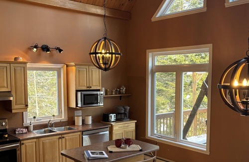 Saint-Alexis-des-Monts Ski Chalet | Magnifique Chalet En Bord De Rivière