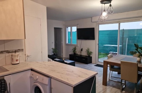 Conflans-Sainte-Honorine Apartment | Magnifique Studio à 30 min de La Défense