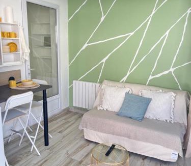 Conflans-Sainte-Honorine Apartment | Magnifique T1 bis à 30 min de La Défense.